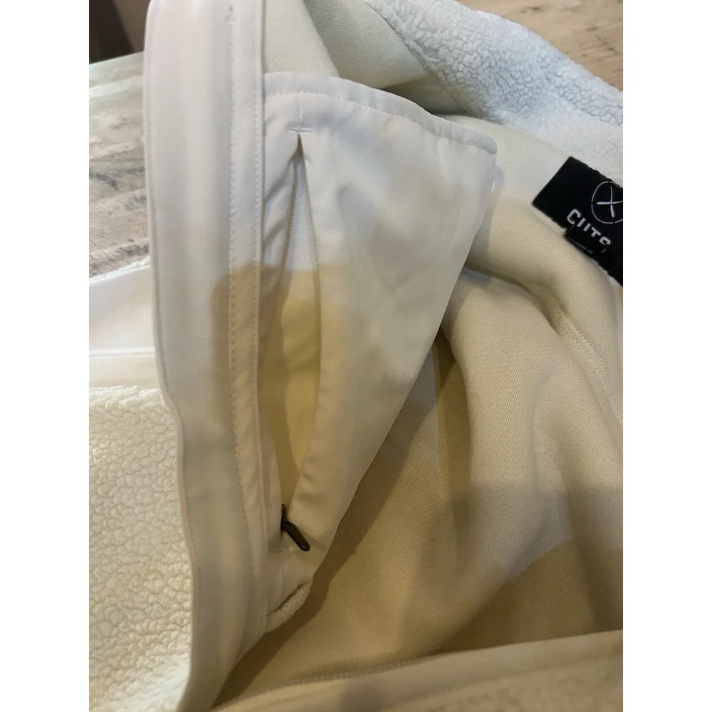 CUTS‎ Men's Polartec Sherpa Full Zip Cream Size Medium Pockets EUC